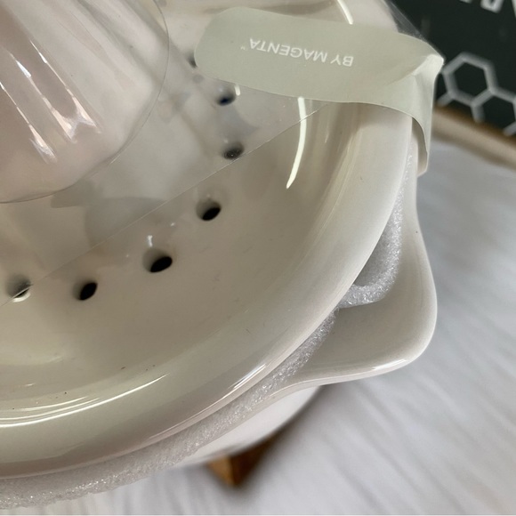 Rae Dunn SQUEEZE Juicer White Pottery Citrus Lime Lemon Juice Cottage Core Tools - Picture 6 of 7